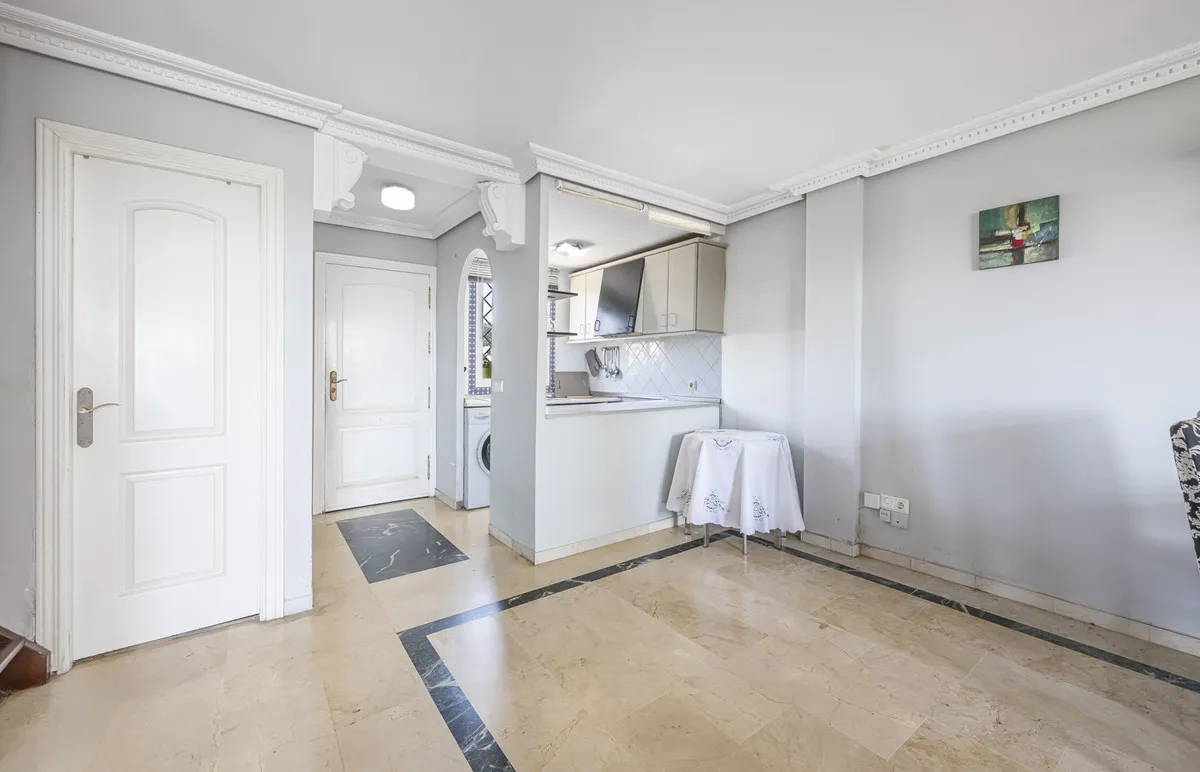 45357135-8029-4d52-b545-0e8a80ce6d26