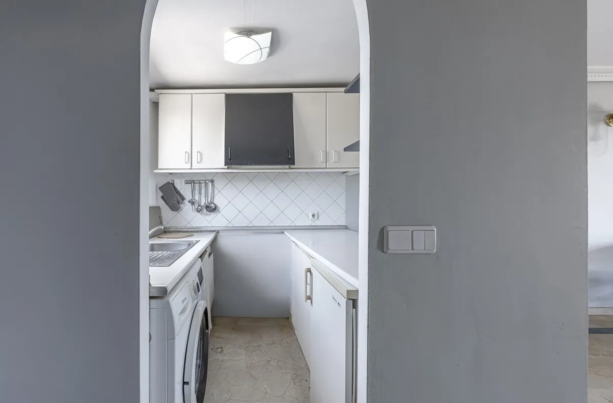 9a3abca7-a9db-4353-81b8-a7f44e083cd1