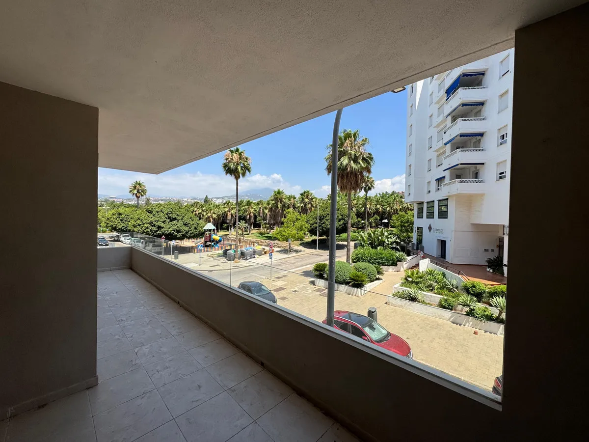 f835cfe7-62bc-4c75-b569-906d9a6ea17e