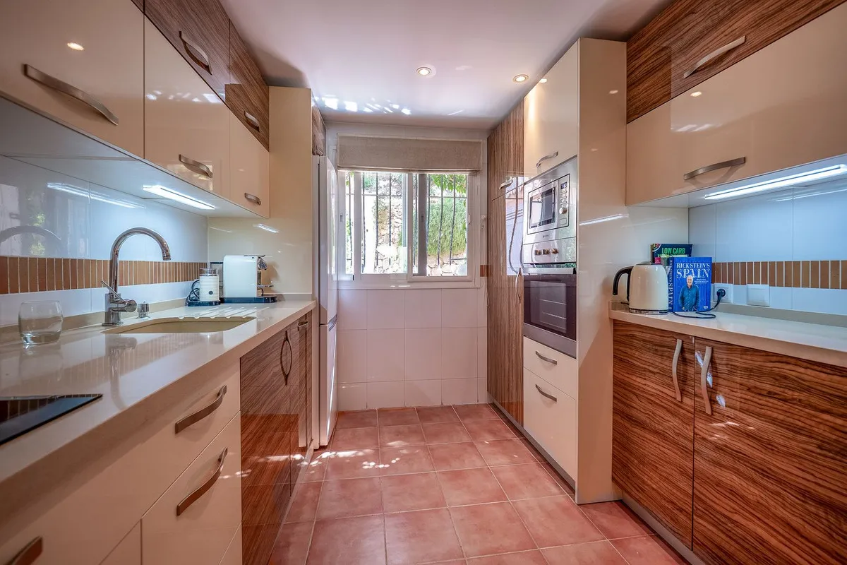 202cca8c-5ec3-43c0-bc80-93577146f7d8