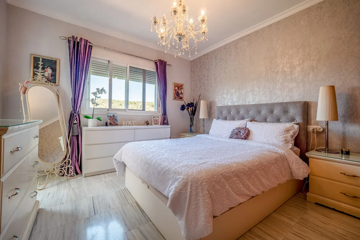 82d6d4db-33e8-44ad-a98e-6a1056c467d2