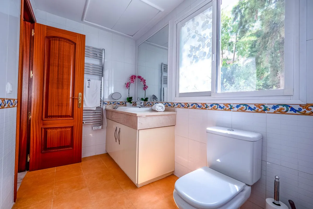 e5fa64cd-9bc5-45f1-9439-3776b8c3da23