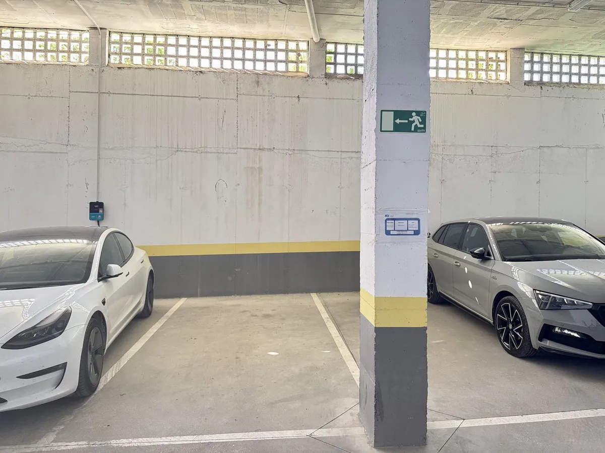 b484767d-6626-4583-820e-4514d097e512