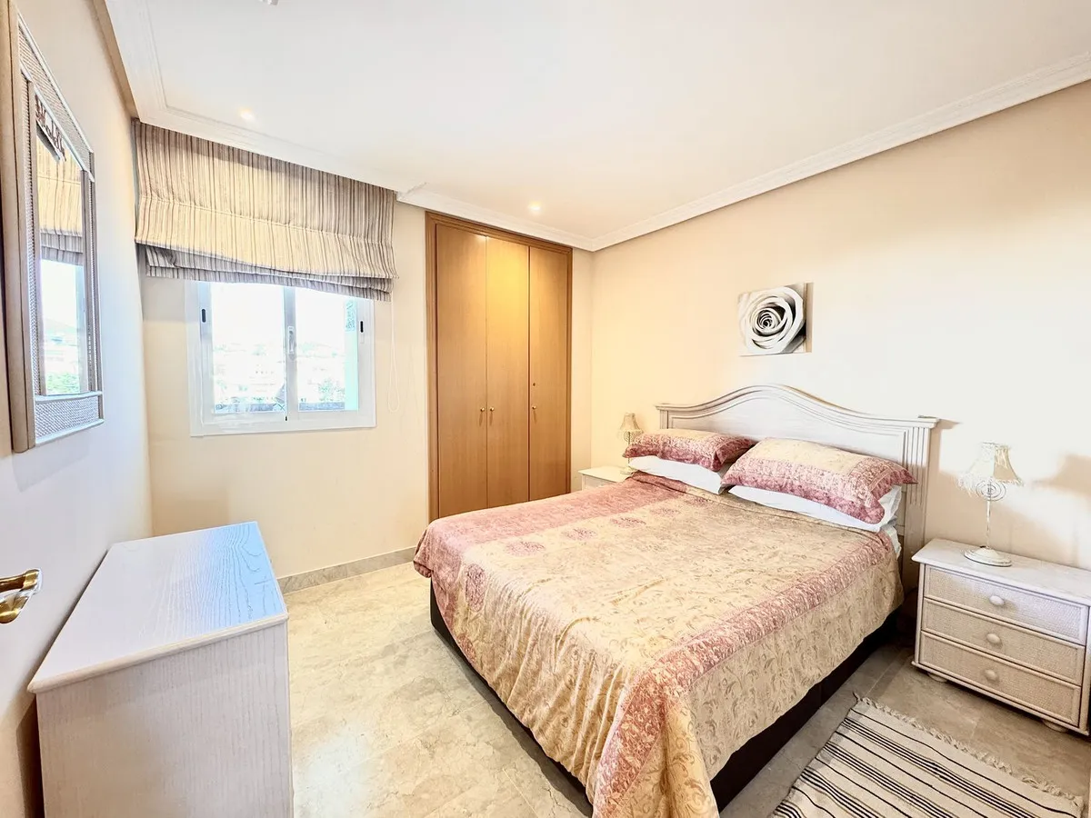 fbb64901-9c1d-49f6-bad1-a548eb50c273