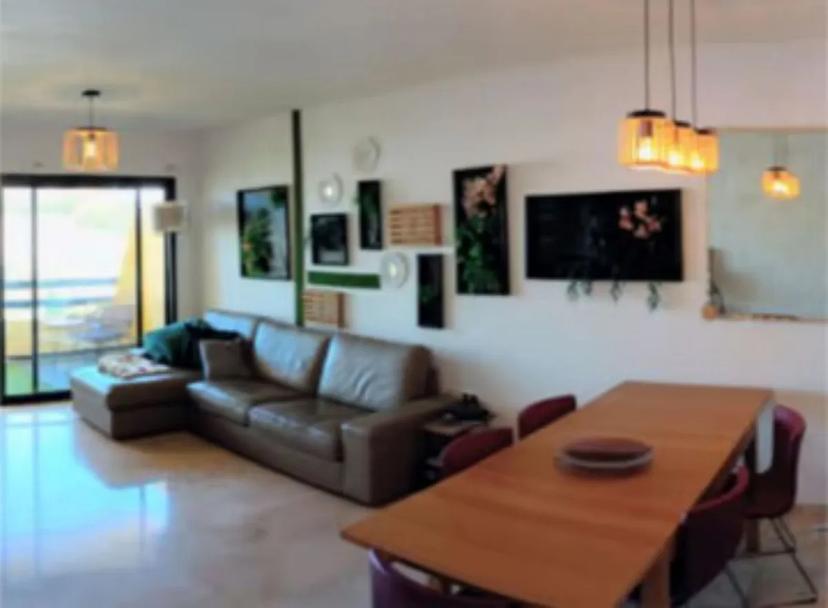 af63a05b-d4b8-41e9-9df1-de64921fc83d