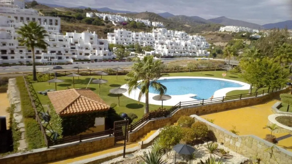 b9973998-99b9-4af4-9147-2167c2e3b5ea