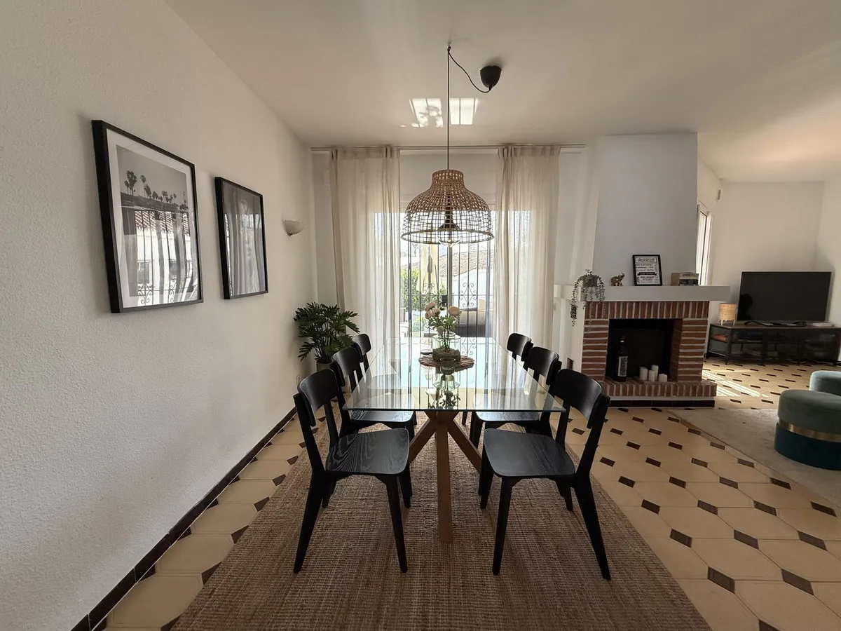 b8f38453-507e-4977-98bd-8f46cc8a2499