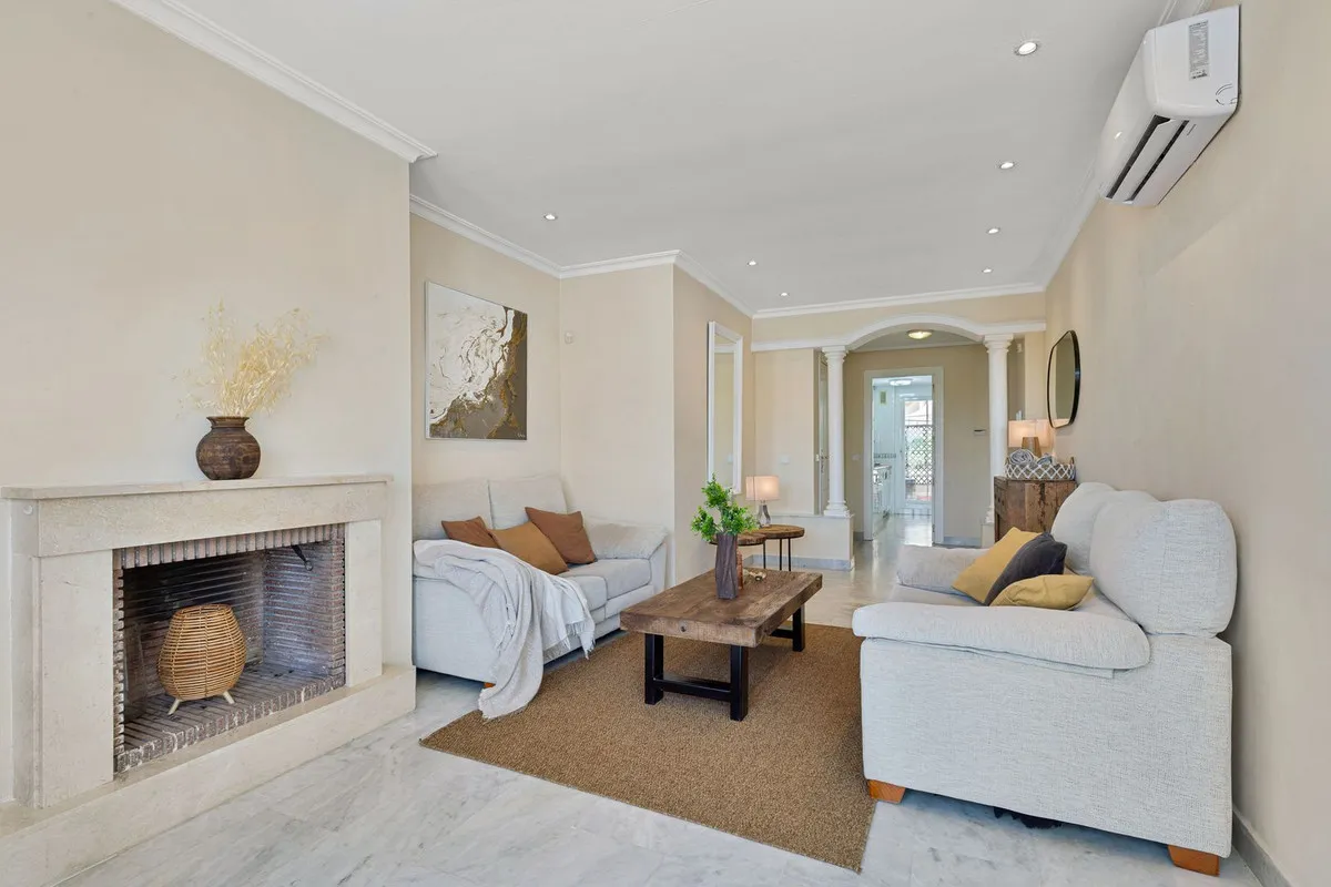 6b38e79c-3fec-495e-ad62-f08b52d93533