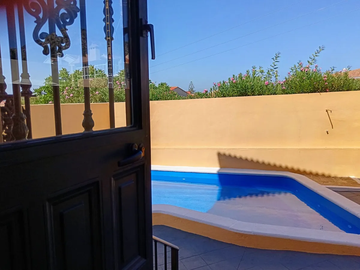 16fe5eaa-4023-46f8-ad7c-15c2a6d8ed73