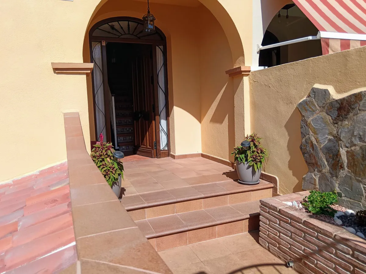 b07729a2-f49d-4913-abd2-e49ea6d738fb