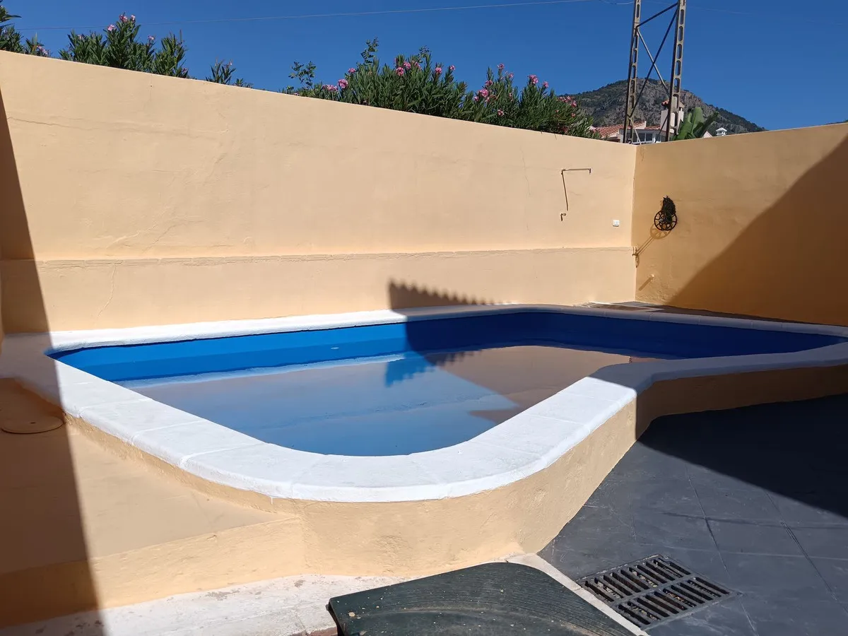 e18ed478-f3d2-49c5-acc0-7095e180dc6a