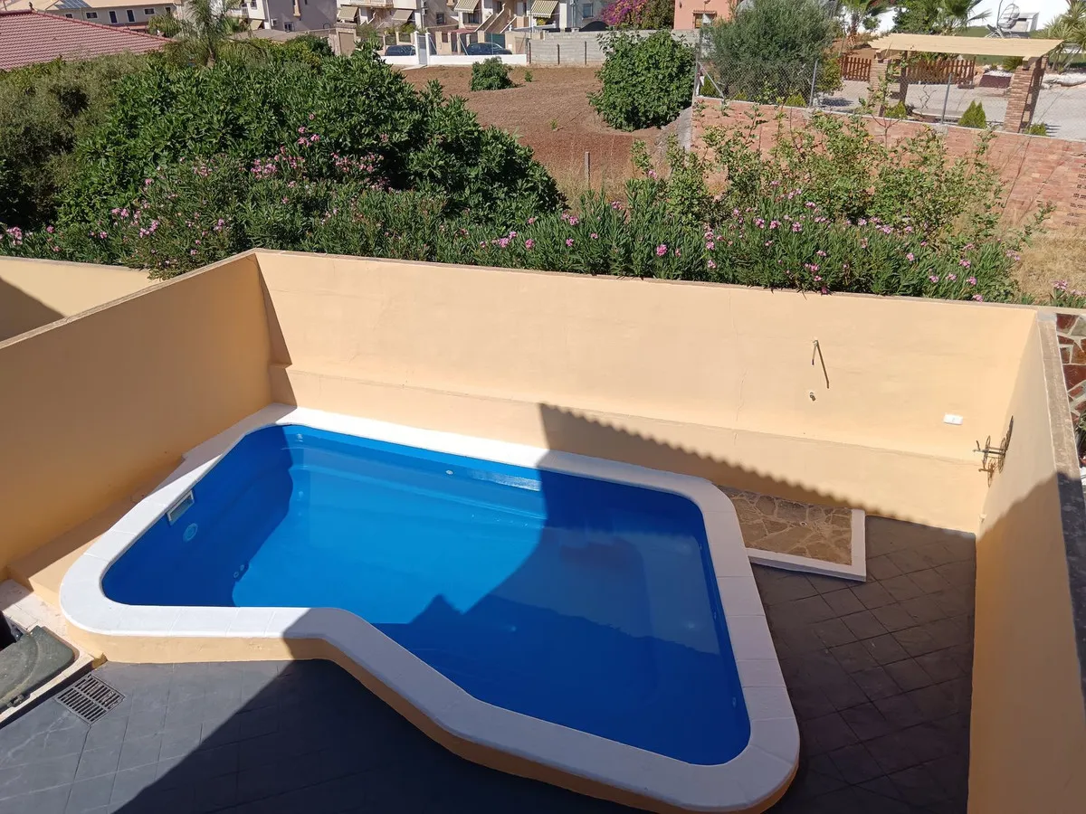 e5718f67-e61f-4d19-a5c1-4e798649a484