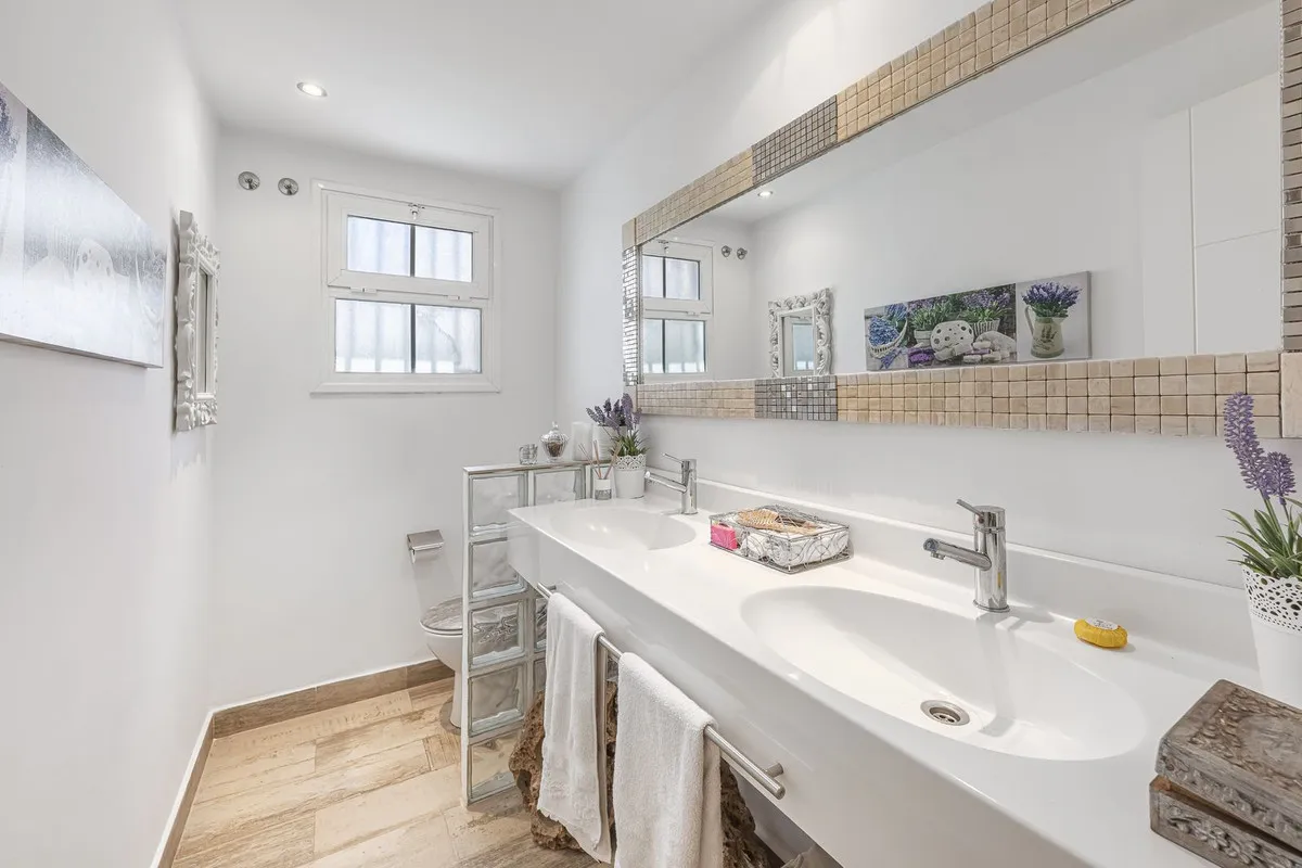 39e37d0b-3202-43af-99c6-035f4ccaeb5c