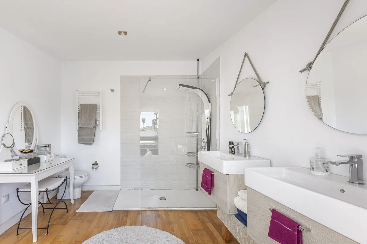 8e86936b-b2e8-4d4c-aa1a-8bc3f0ab31ca