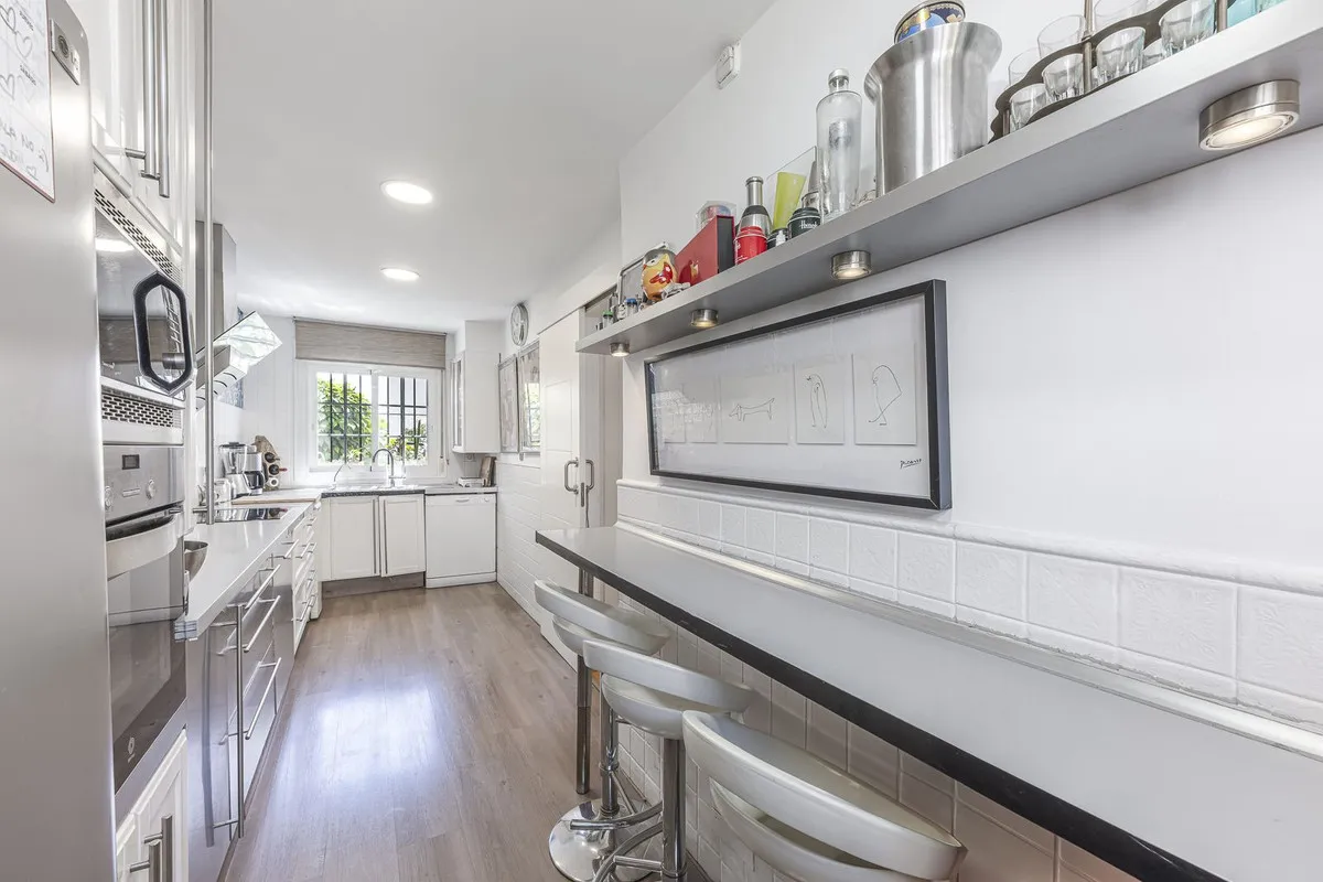 a683fe2c-eac9-4ddb-802e-40b82a32f9d8