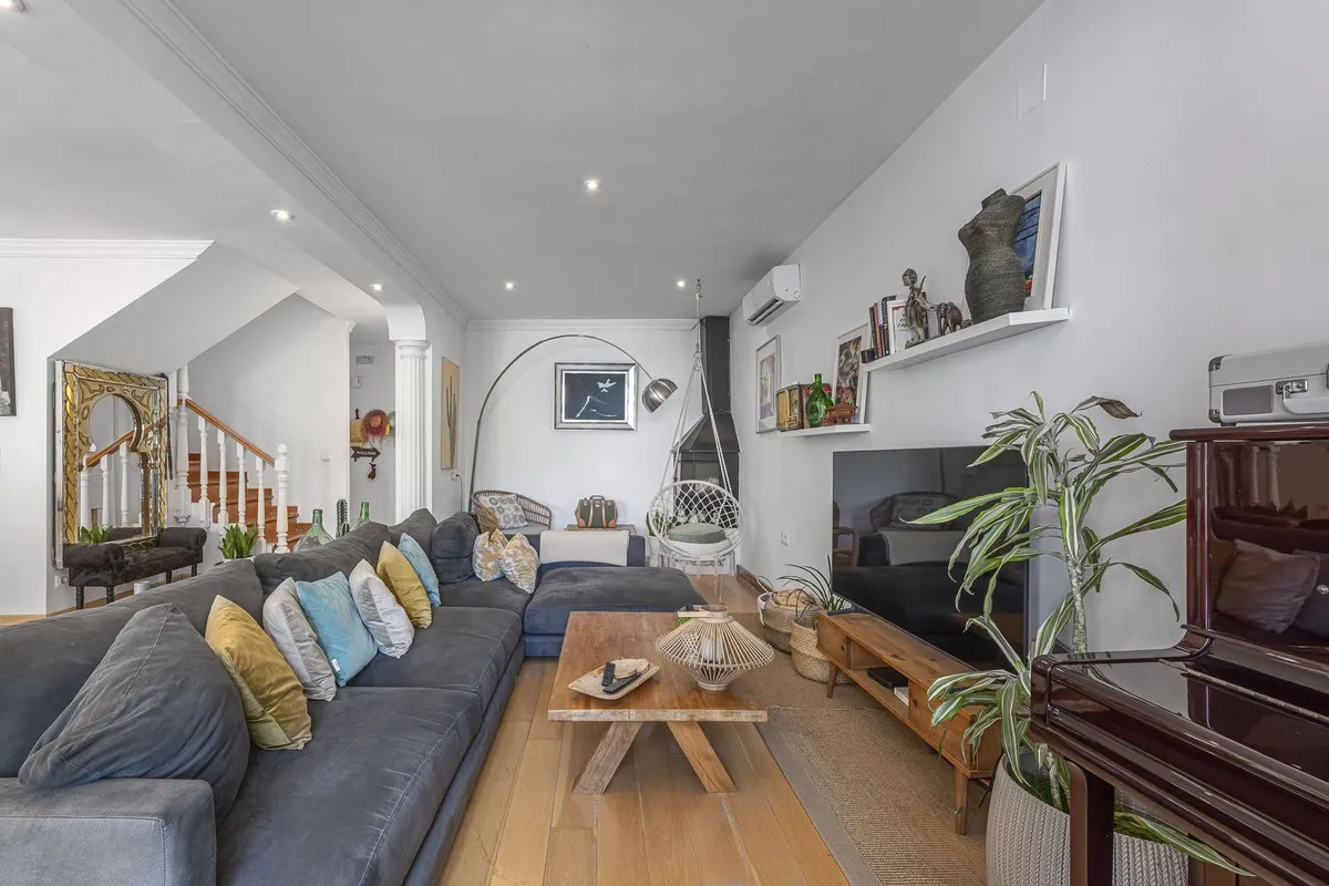 d2cdd03c-250f-41da-b808-690d8f3b7a63