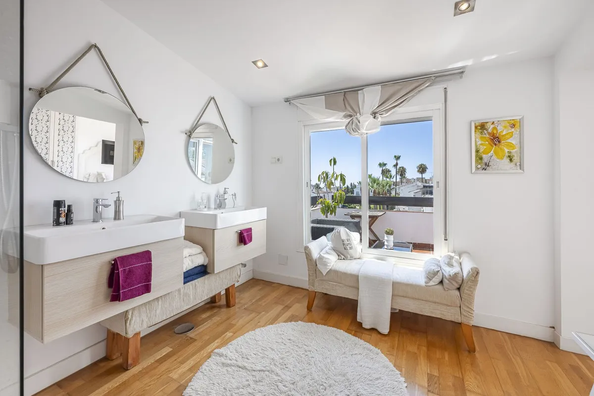 ec9efd36-473c-4d22-8f0b-8ea684622277