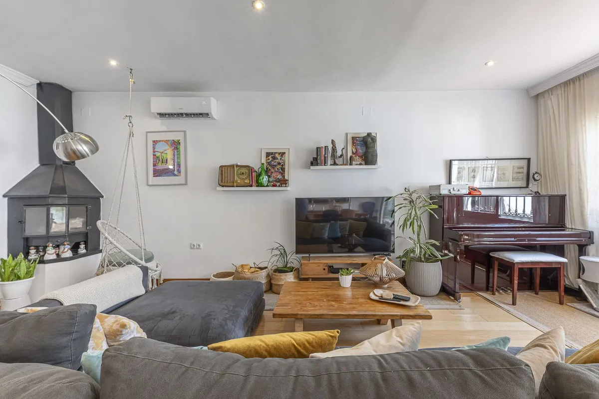 eca20785-e9f9-4746-98b7-019196e5f1c4