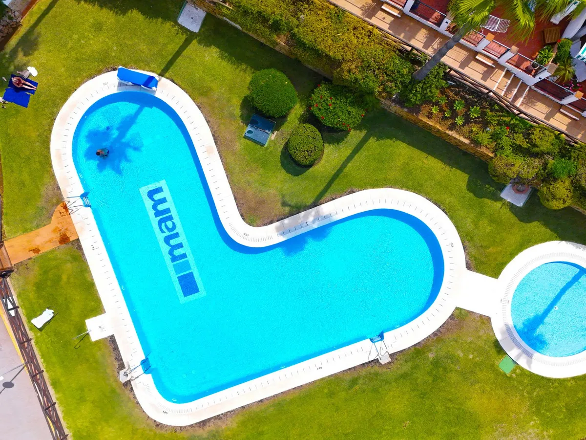 42d195b0-e3b0-4773-aeae-fe375eb0c739