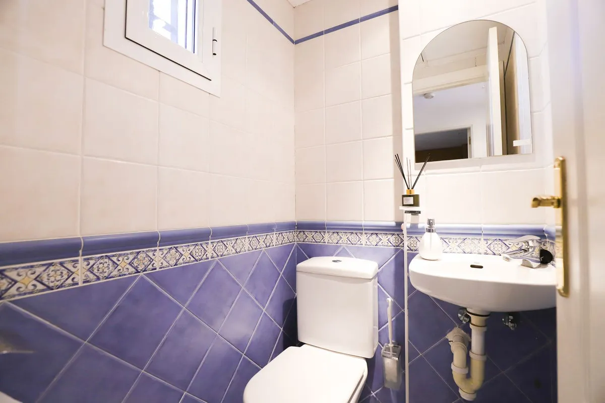 8738221e-161a-48ba-8400-b4054bc240df