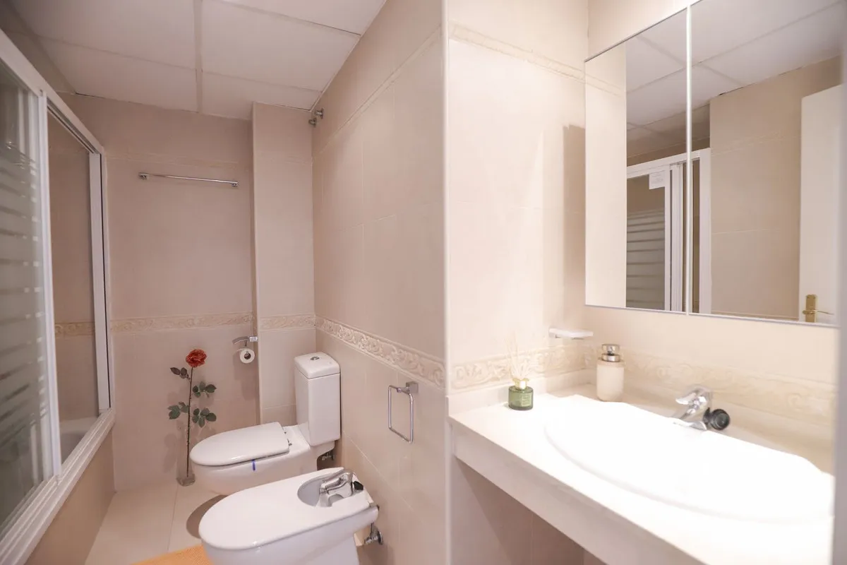 b8847701-3d9c-4934-801a-24123561a41f