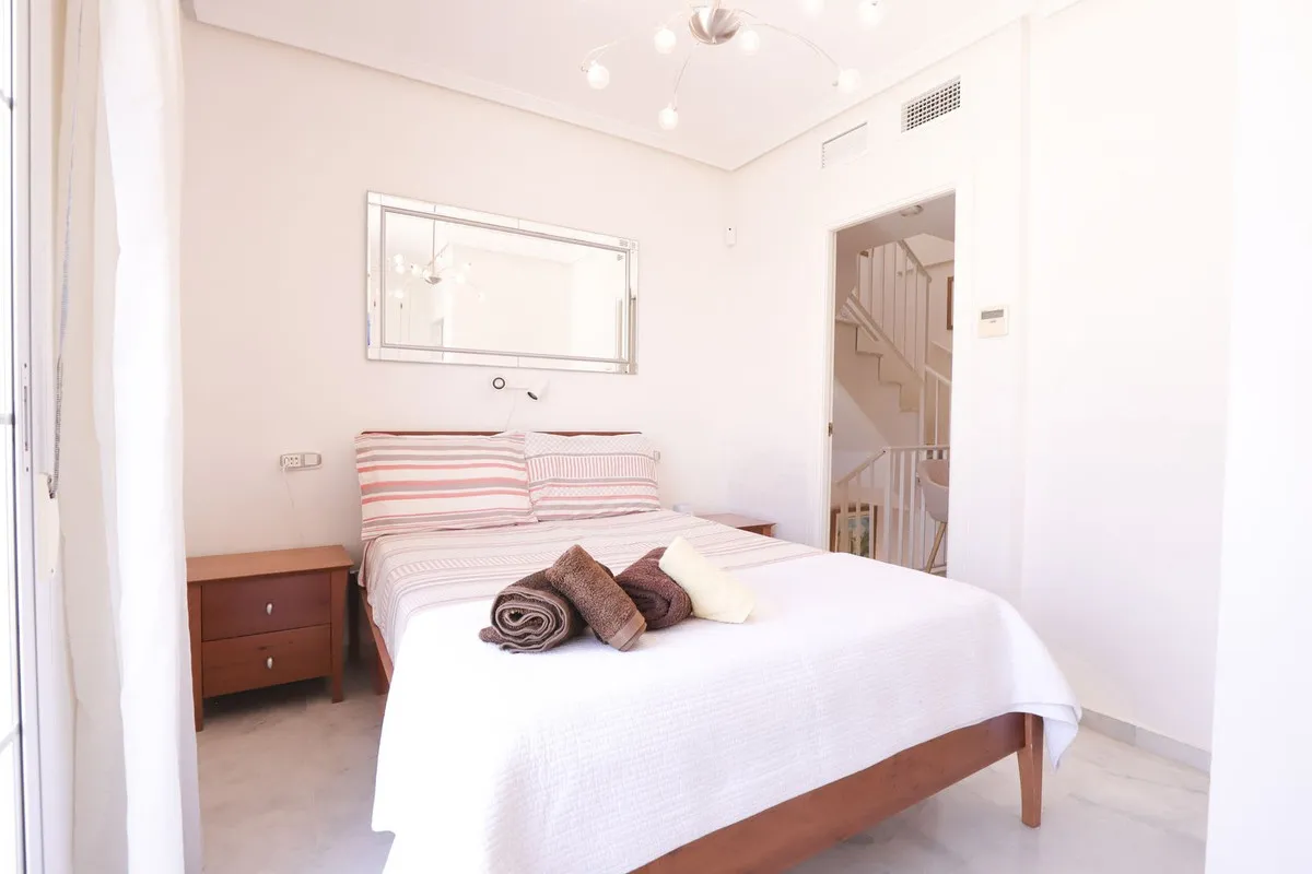 f92453c9-acbf-43ca-93d2-72aaf64a8c86