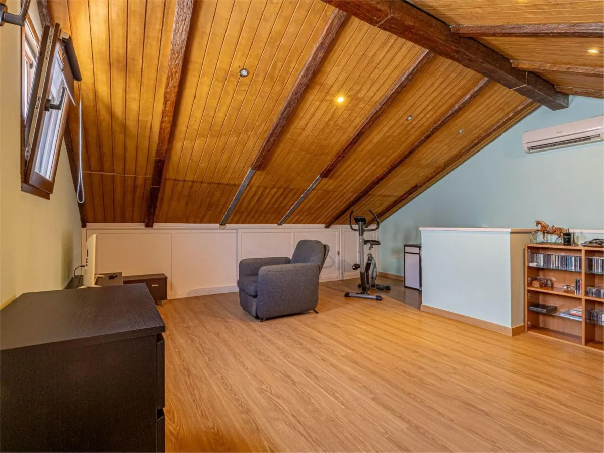 2da06f83-d792-4887-a3a8-f4a48d69dc60