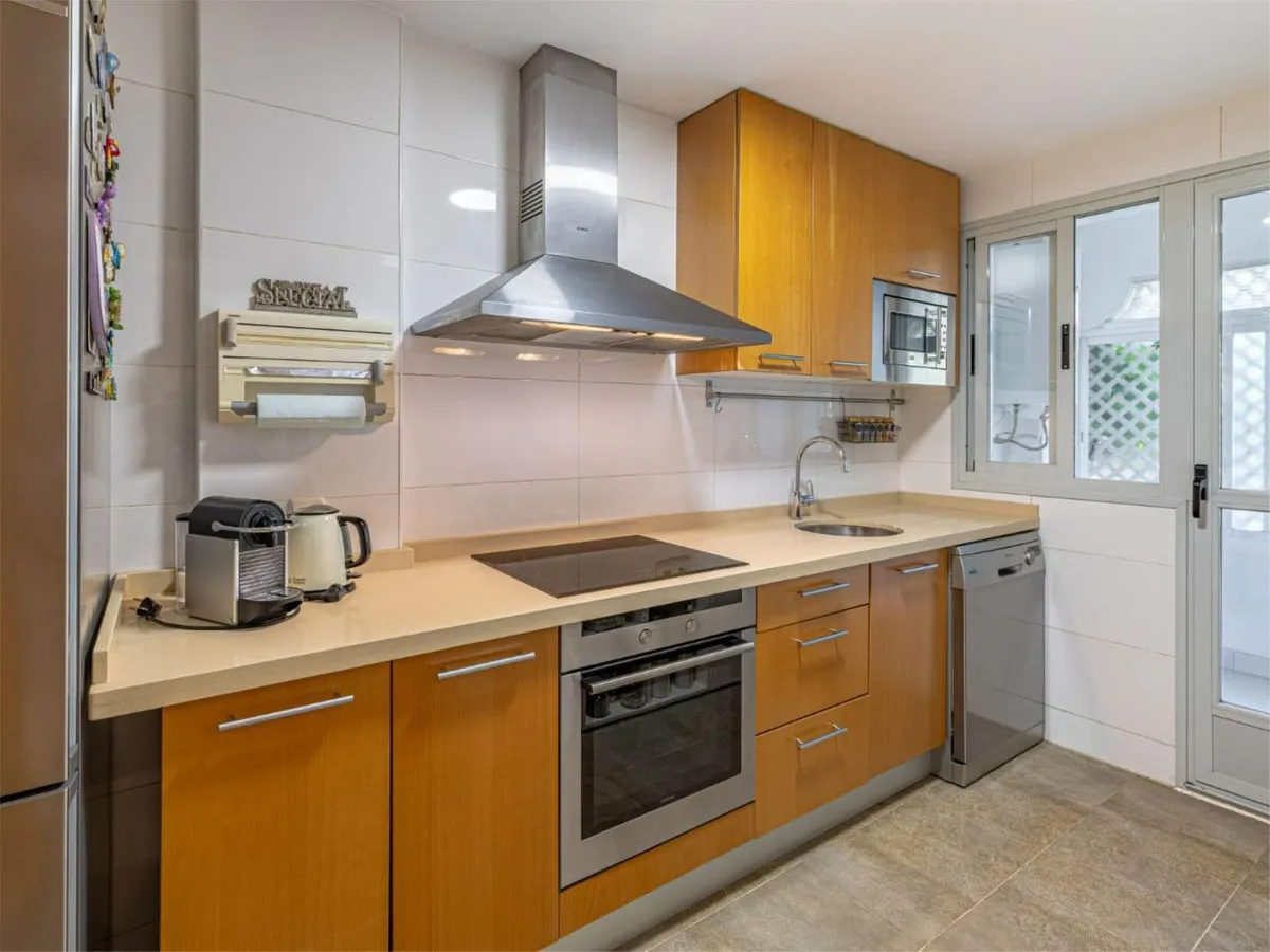 f384c65c-8f3b-42fd-9366-0dce1f3516d8