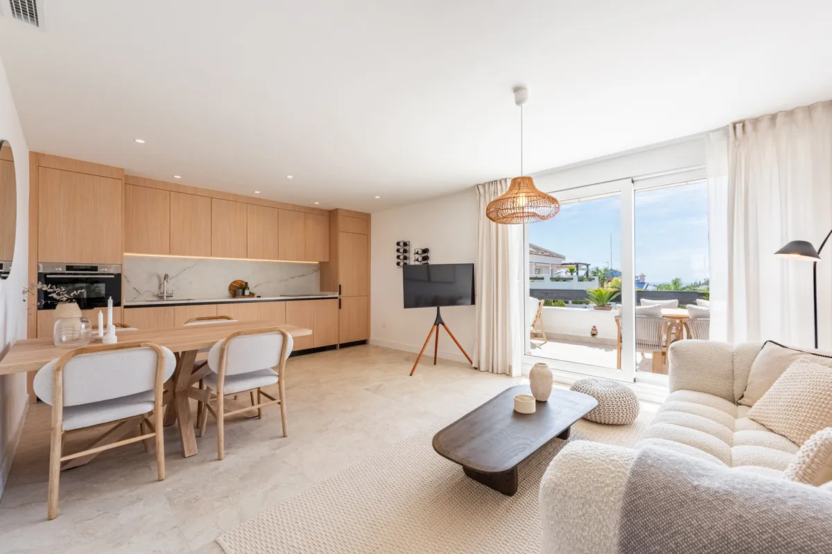 96552604-b04b-4248-bfe4-f69e62b122d8