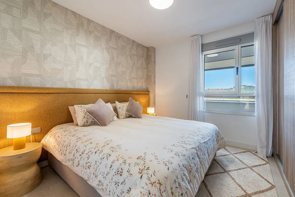 e272eccf-6d0d-43f6-a7c5-5dce74f9d931