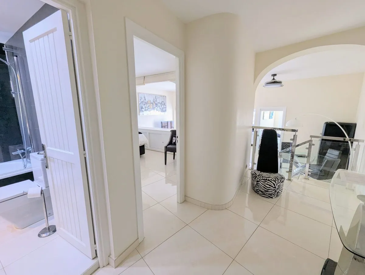 a40020bc-281e-400e-afc7-92aafc07e6bb