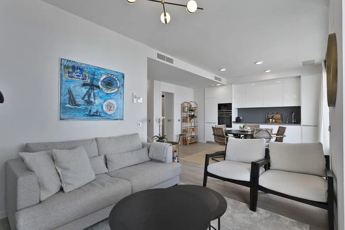 ca6ec861-b3d0-406a-8cb4-1df4332ffbf9