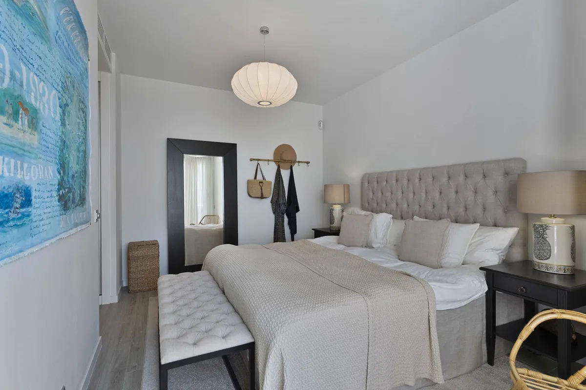 cb91d744-eff1-48c5-9f26-bafa0a393280