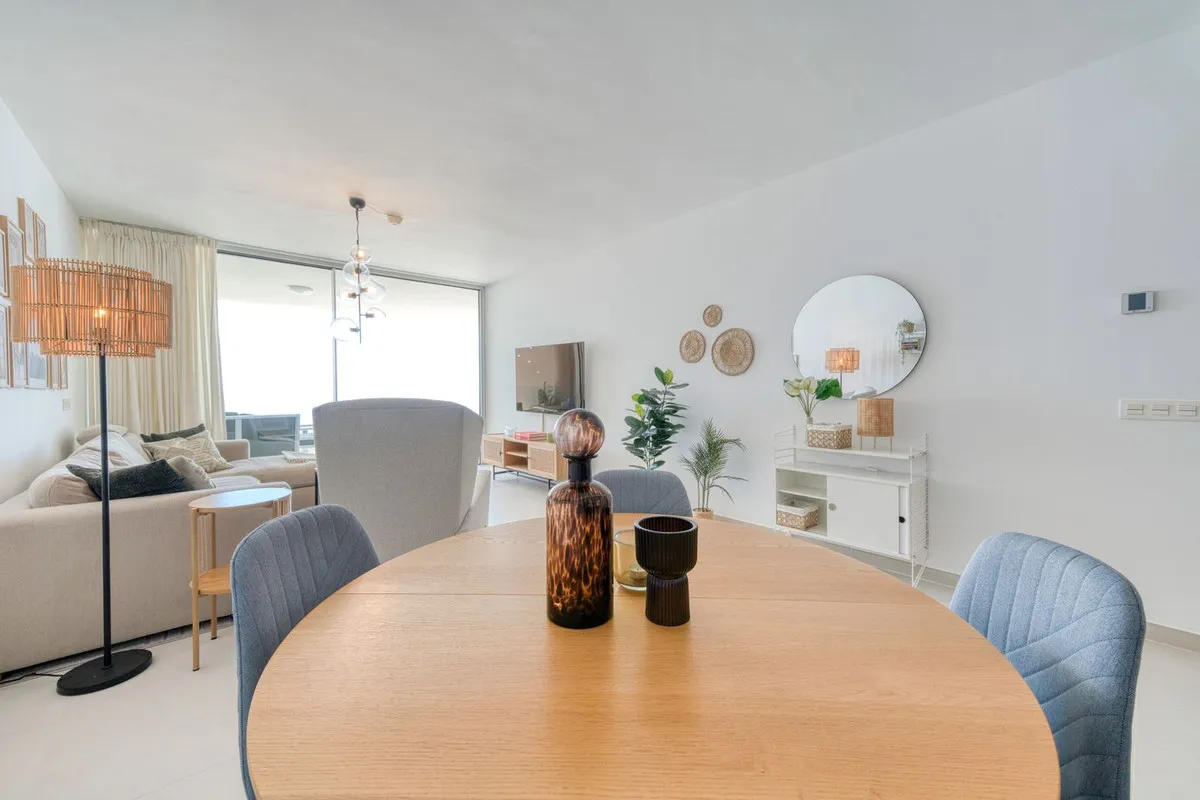 563408a3-21ef-4b40-9c3e-d2ee68f17c69