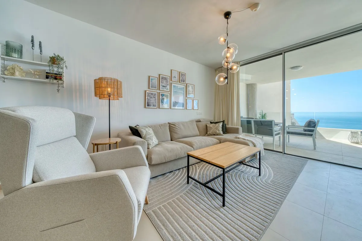 c9da8f60-51f1-437b-9225-1fb31c1f97a5