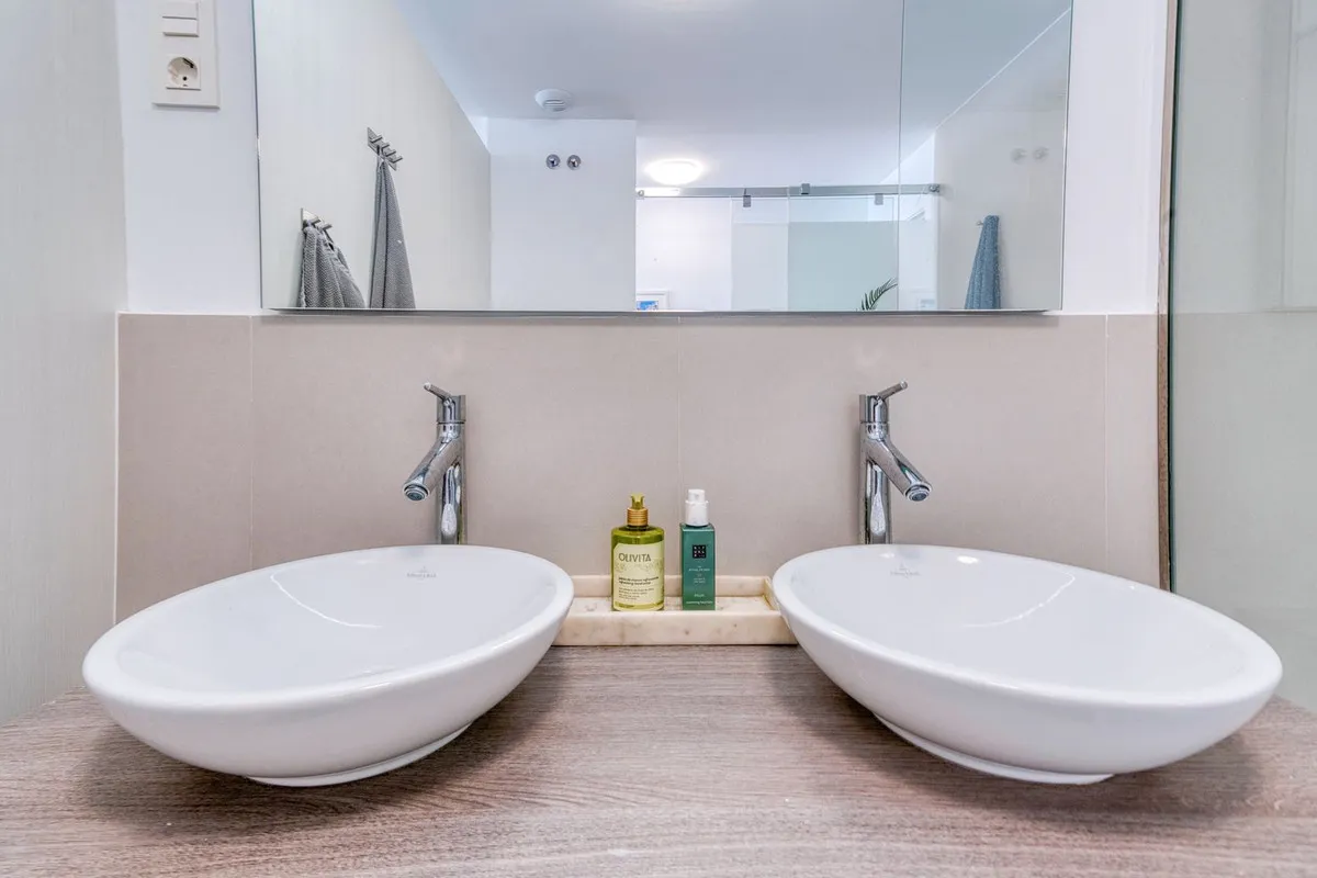 e61bb34b-d7e8-457c-8ce7-a3f9139dc3ca