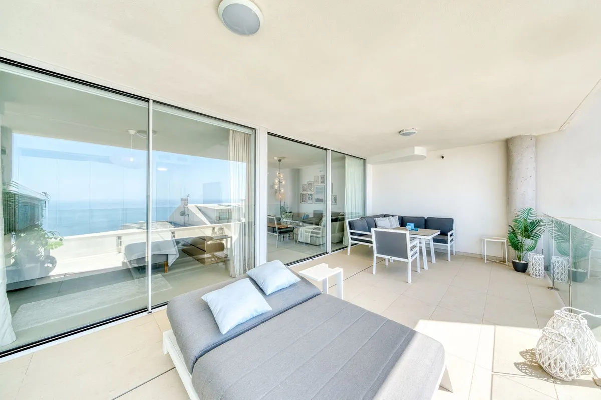 ecc1d1ca-ac3e-4bc6-a795-4948bf872eda