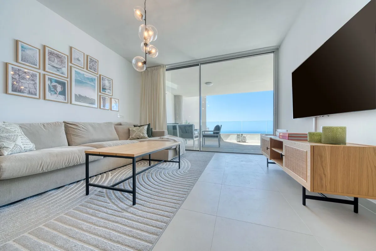 fc27d934-b309-49f1-a080-5a2deec9f29f