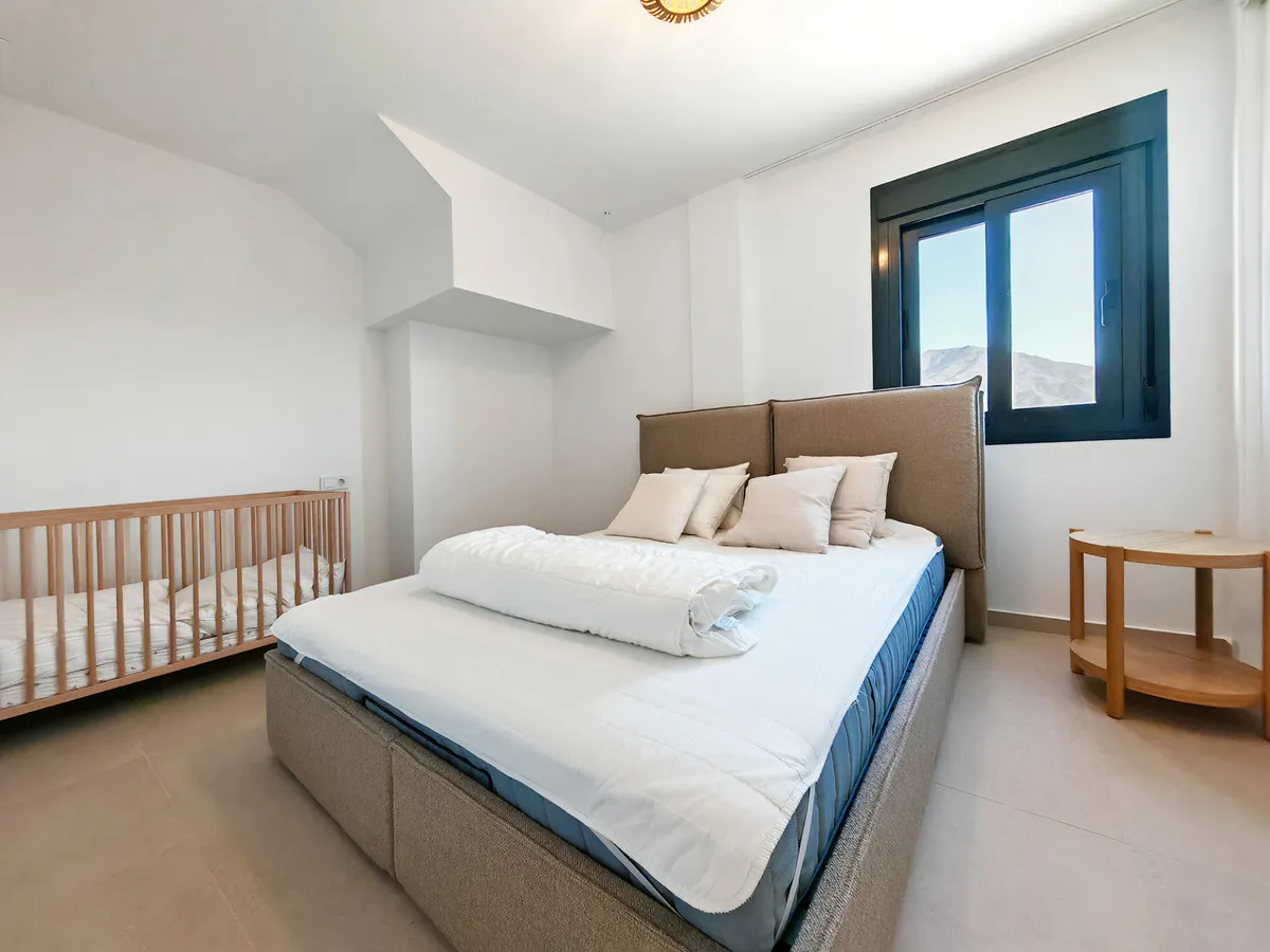 f317452e-29a1-4e61-8179-f366d192061d