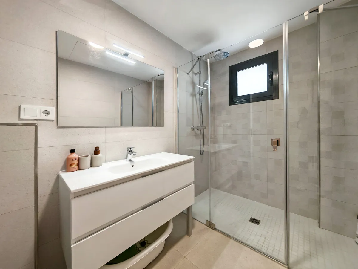 fa89643b-cb51-43c7-8e11-6791451fd582