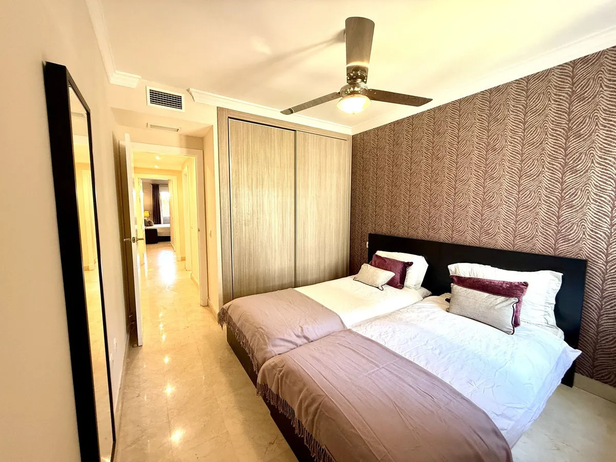 1e43f768-3e64-433b-9bd5-082a8f44cd32