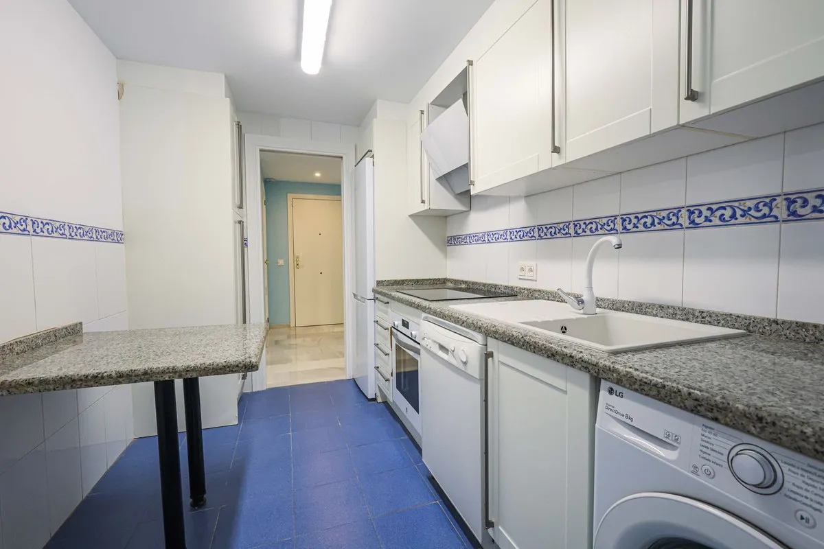 98b87651-4c84-4b17-b203-5b6444a2a068