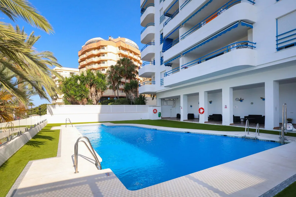 c7eb9d46-a0a2-4f58-a30b-d76854f0a57e