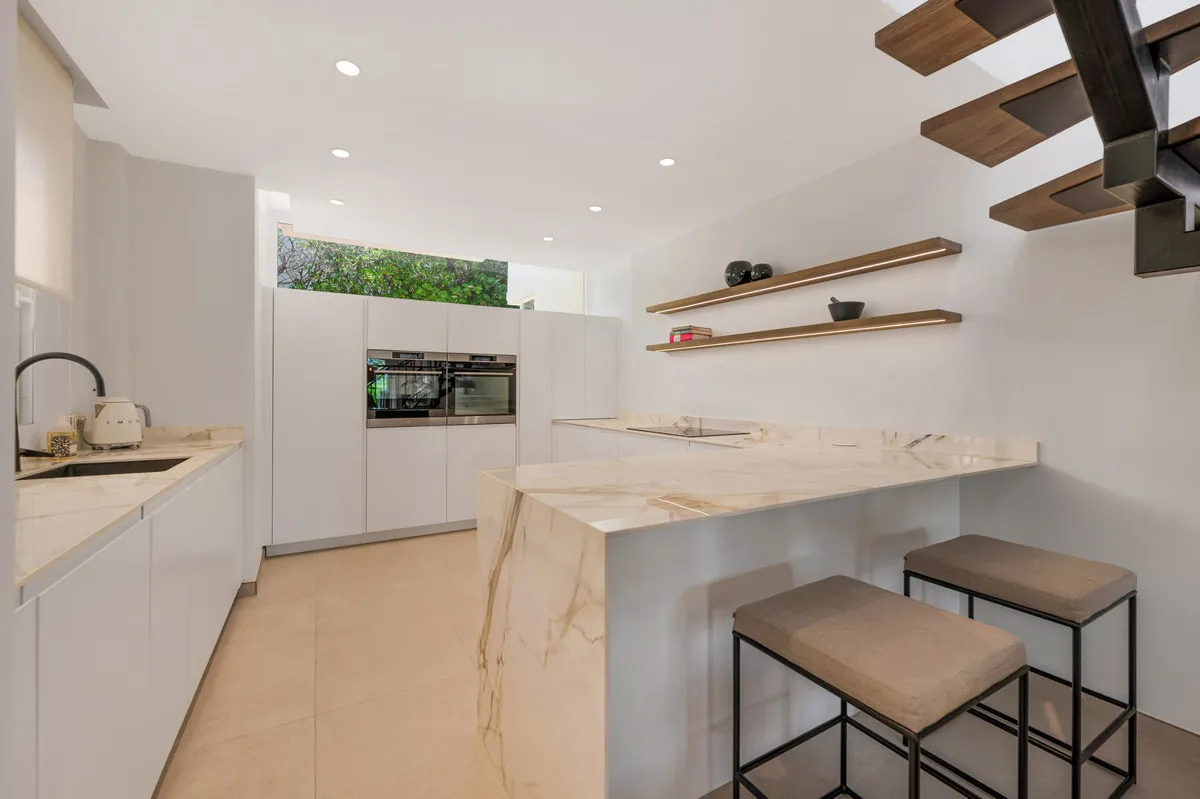 6cd512db-b118-4527-a60b-4708724cec54