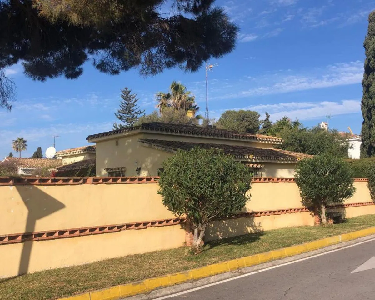 c3f7f911-b13e-48cd-8323-94273f8d8c4d