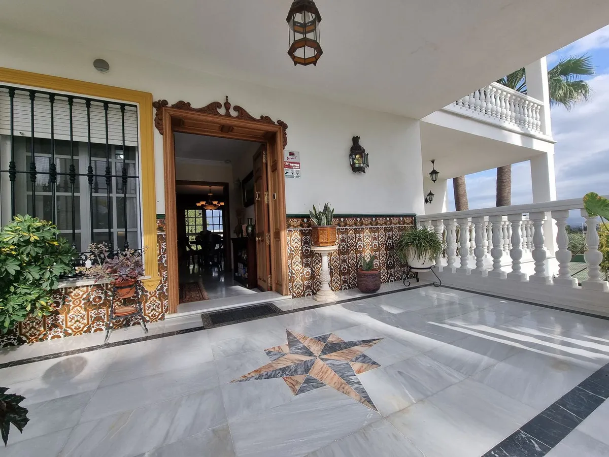 8e8d94f7-099e-4d43-b883-1b3e40792d96