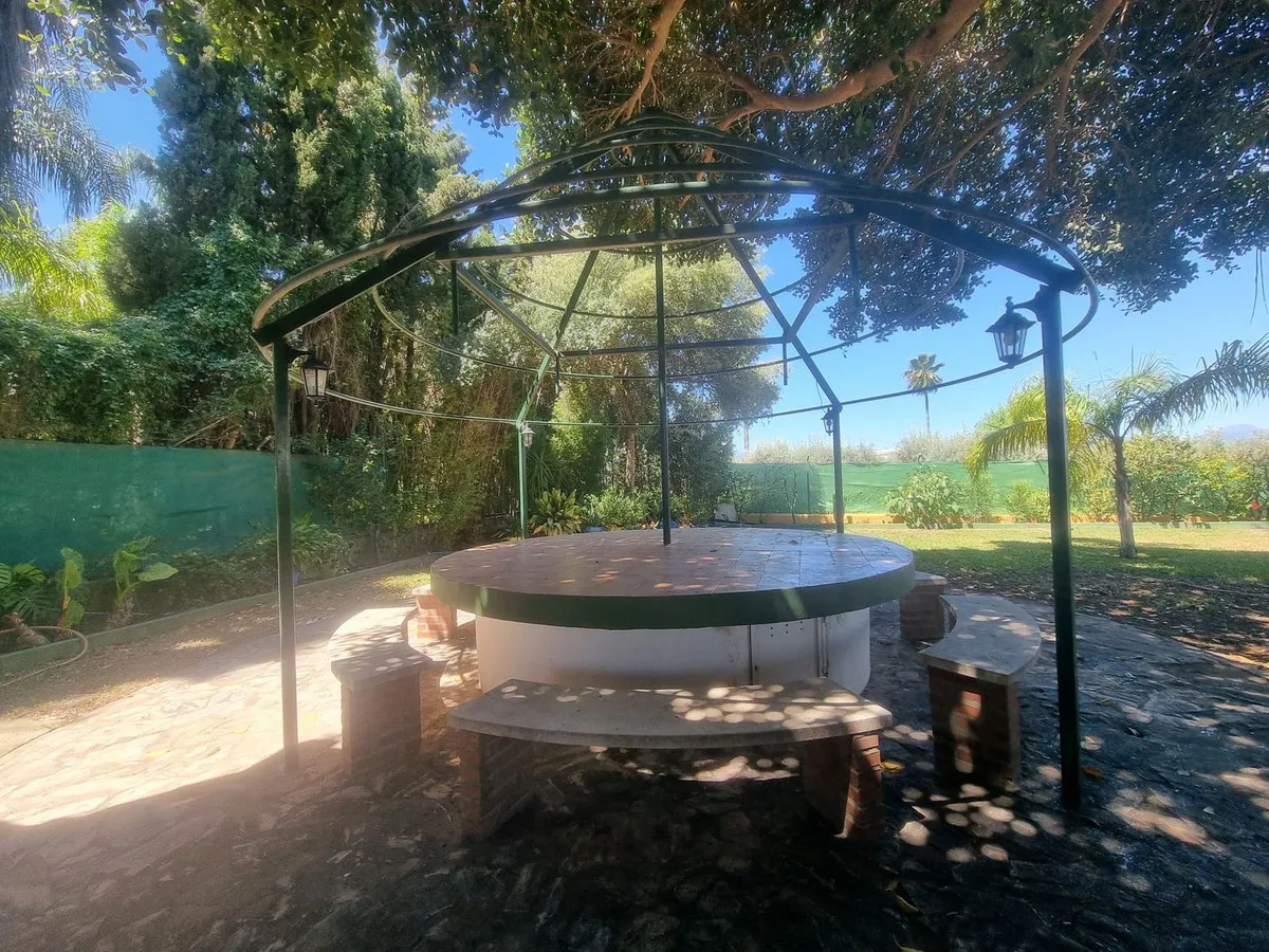 9b30ec5e-05e2-424b-b4c3-3baa50c61301