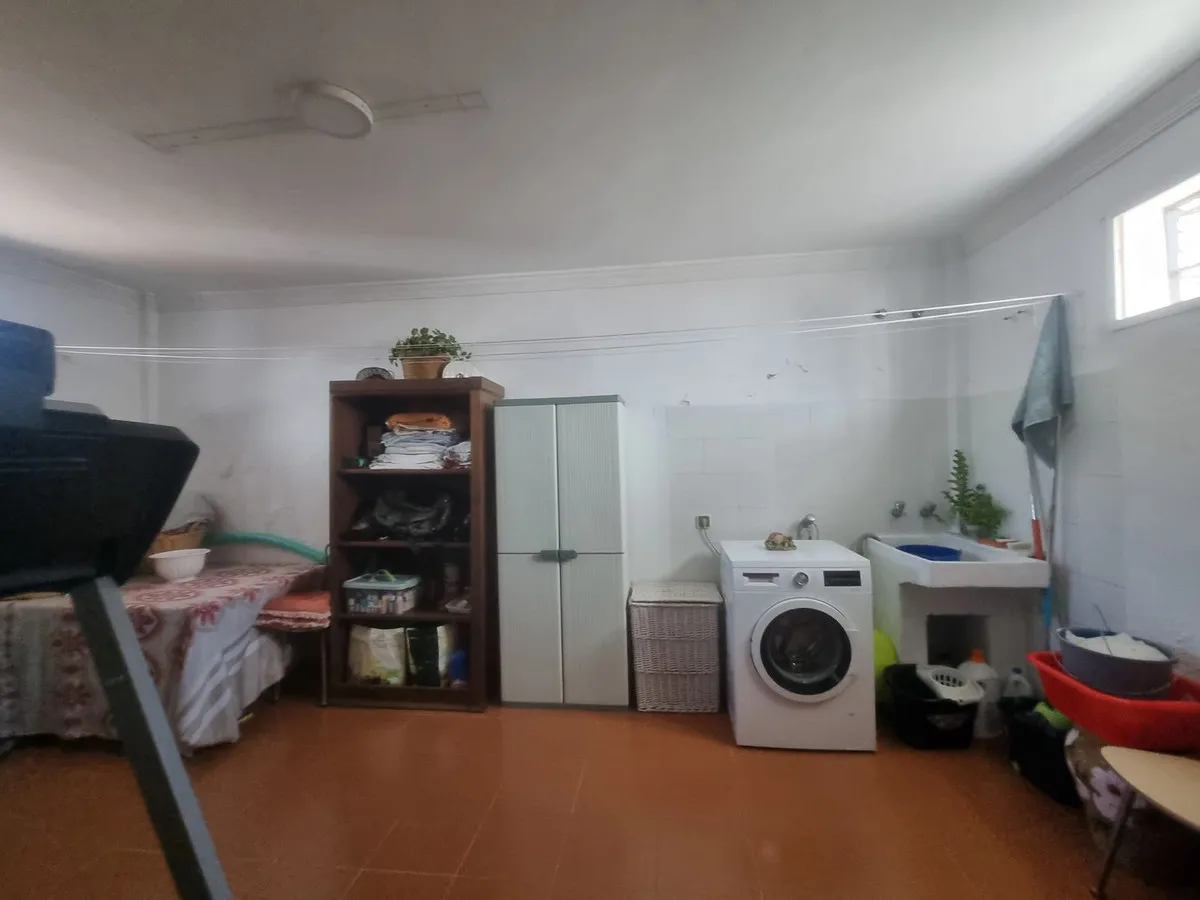 ba43d10b-6402-4e72-b8dc-2f055a743784