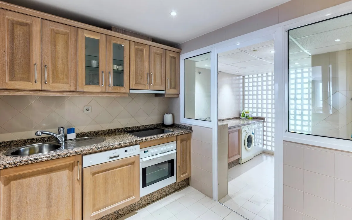 055dc321-67e2-4cc7-8c94-296b924f5749