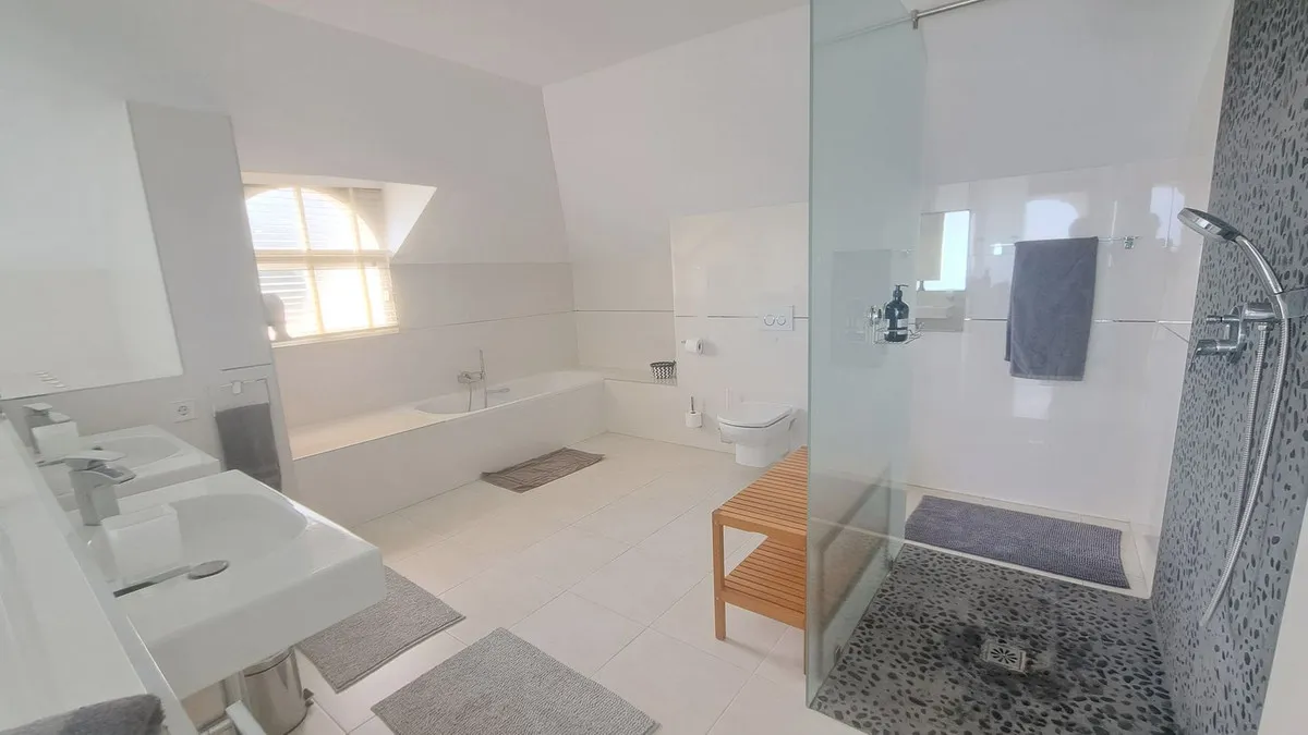 3549a7df-a0a9-490e-bbe2-a04ab9a918f4